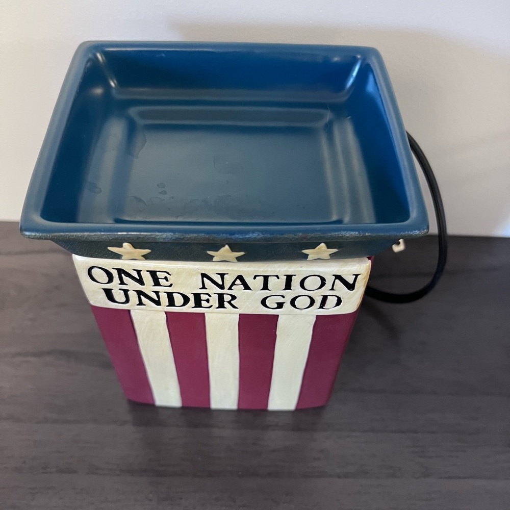 Scentsy One Nation Warmer - Purple and White - Picture 2 of 7